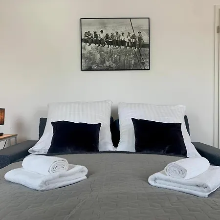 Tt Living Apartment Schwarzenbek I 2 Zimmer I 4 Betten I Balkon I Tg-Stellplatz Exterior photo
