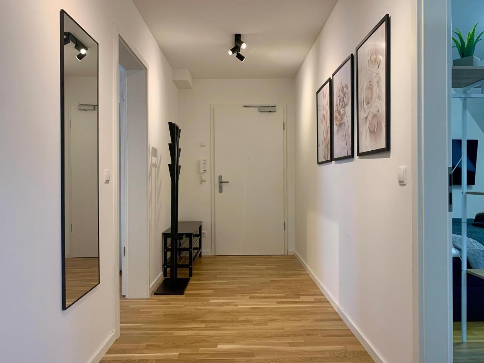 Tt Living I 2 I 4 Betten I Balkon I Tg-stellplatz *